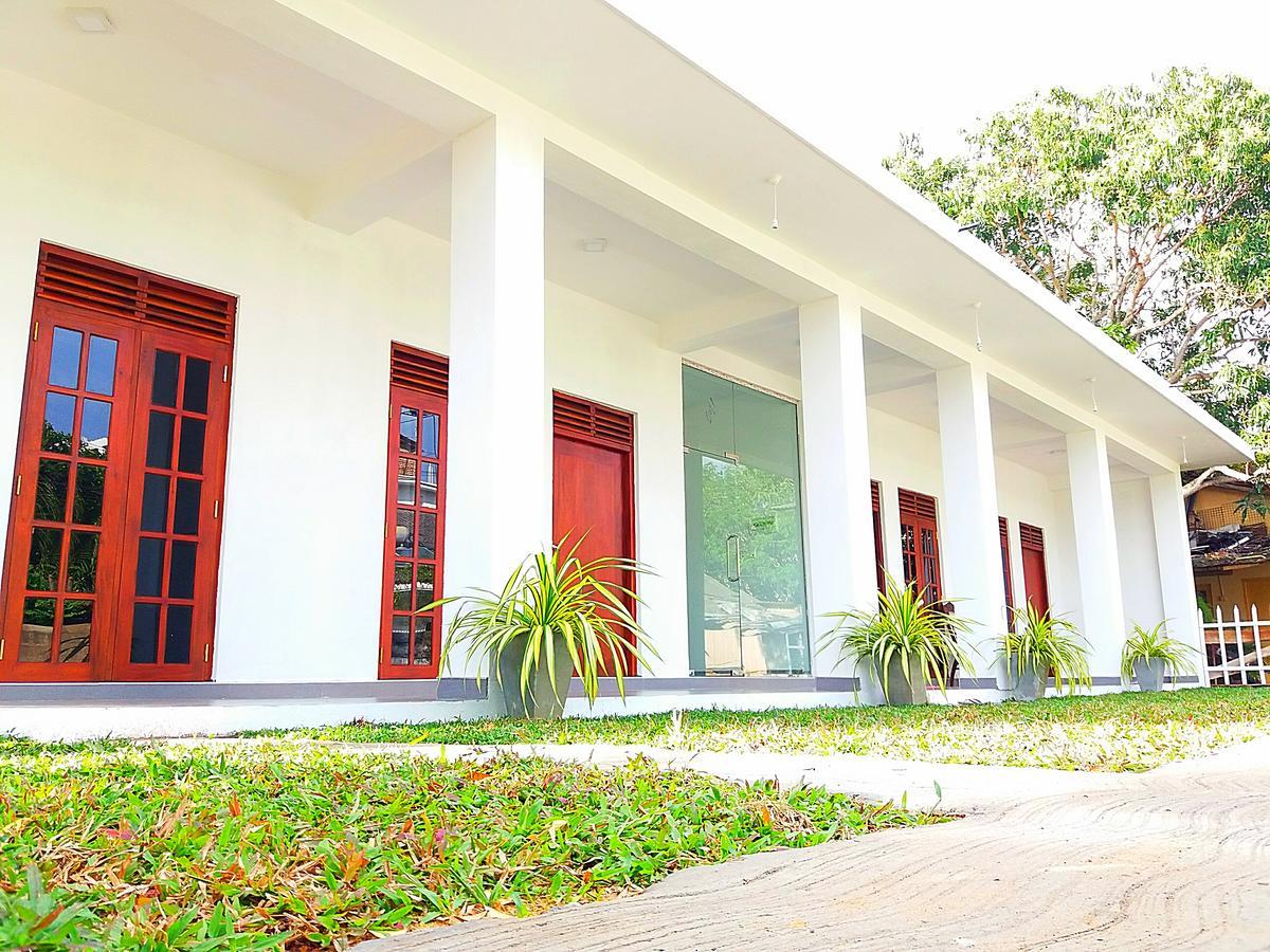 A&B Resort Negombo Kudapaduwa Bagian luar foto