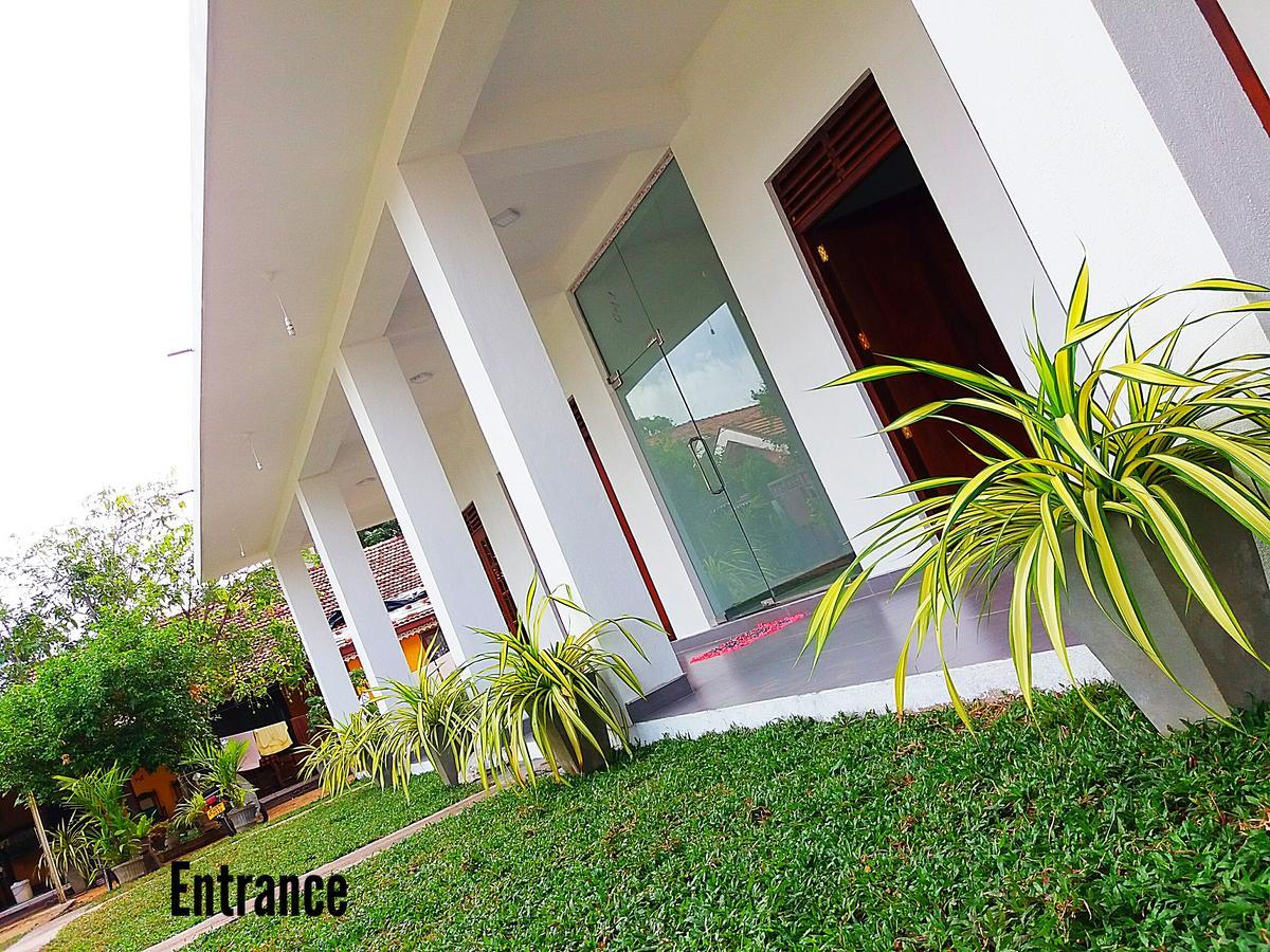 A&B Resort Negombo Kudapaduwa Bagian luar foto