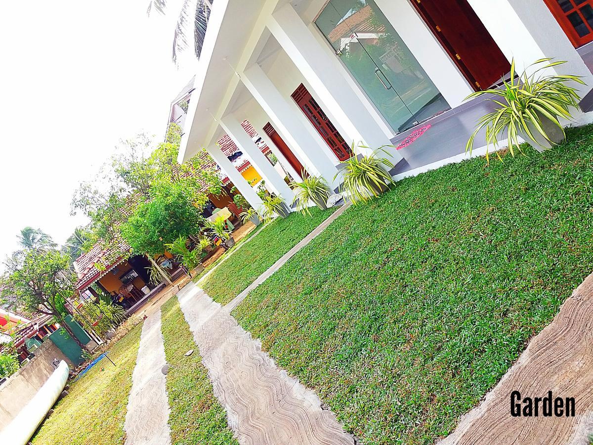A&B Resort Negombo Kudapaduwa Bagian luar foto