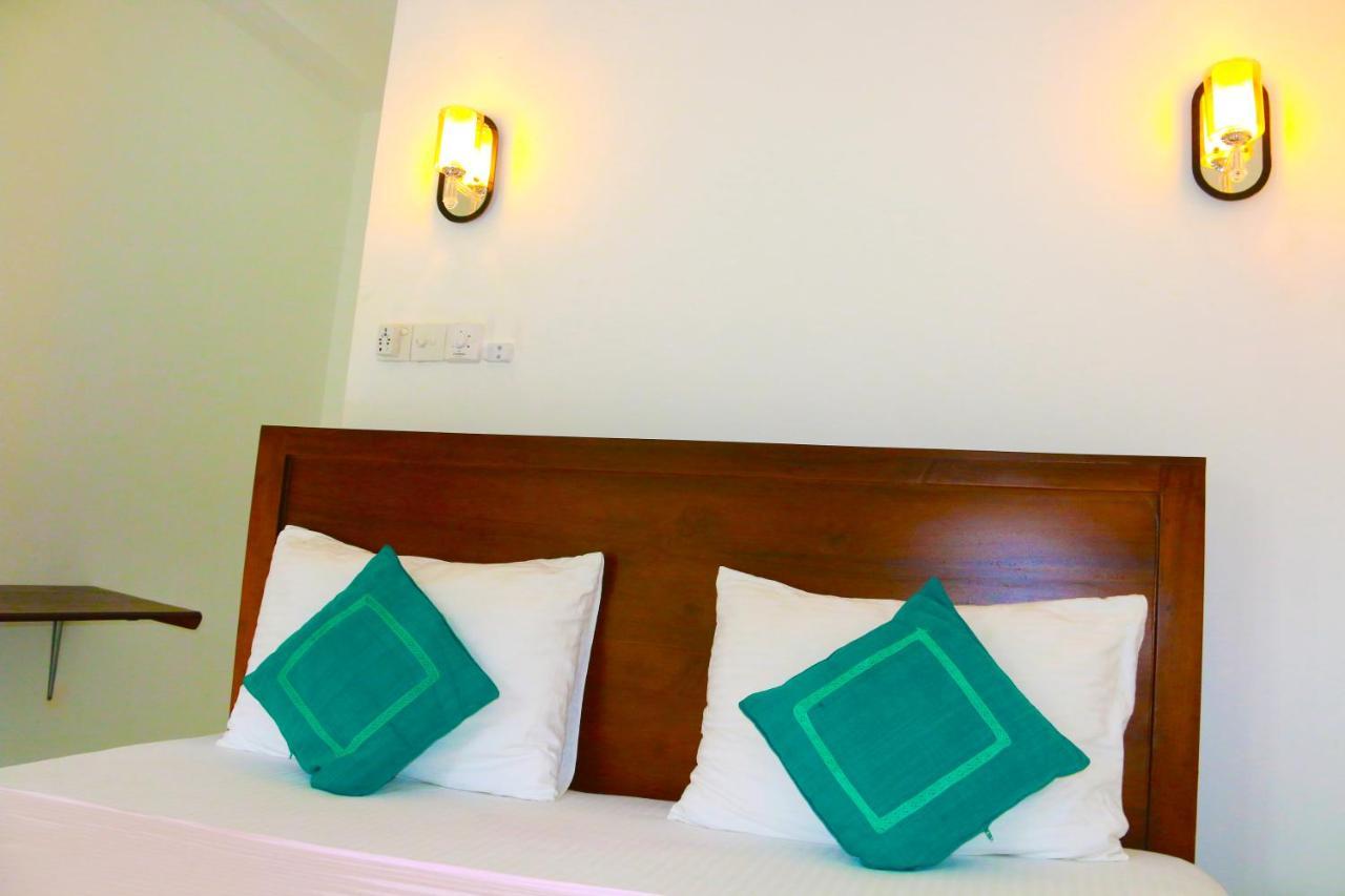 A&B Resort Negombo Kudapaduwa Bagian luar foto