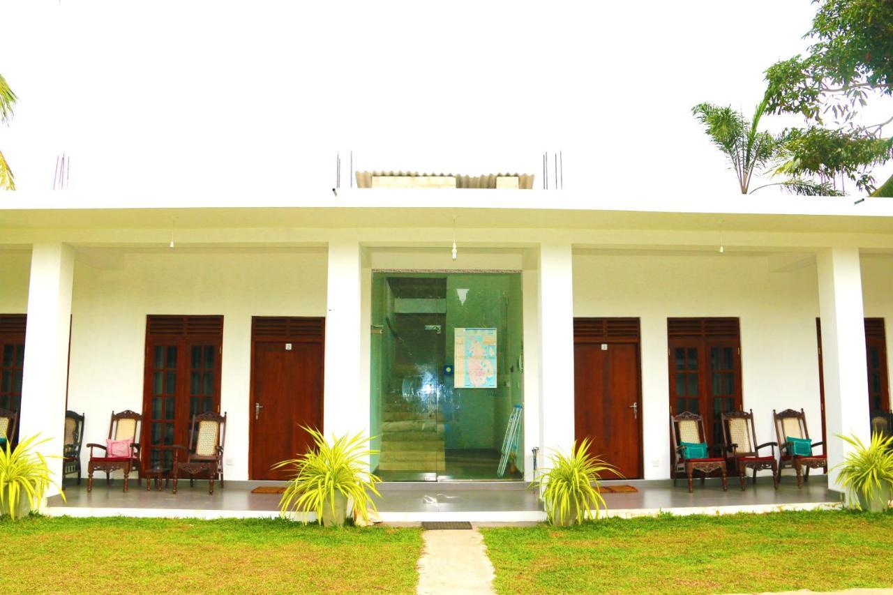 A&B Resort Negombo Kudapaduwa Bagian luar foto