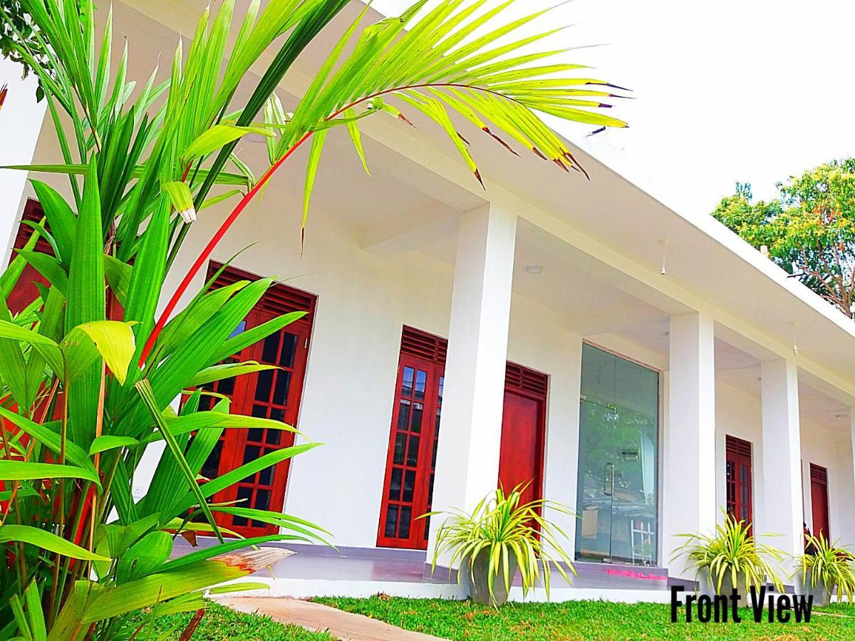 A&B Resort Negombo Kudapaduwa Ruang foto