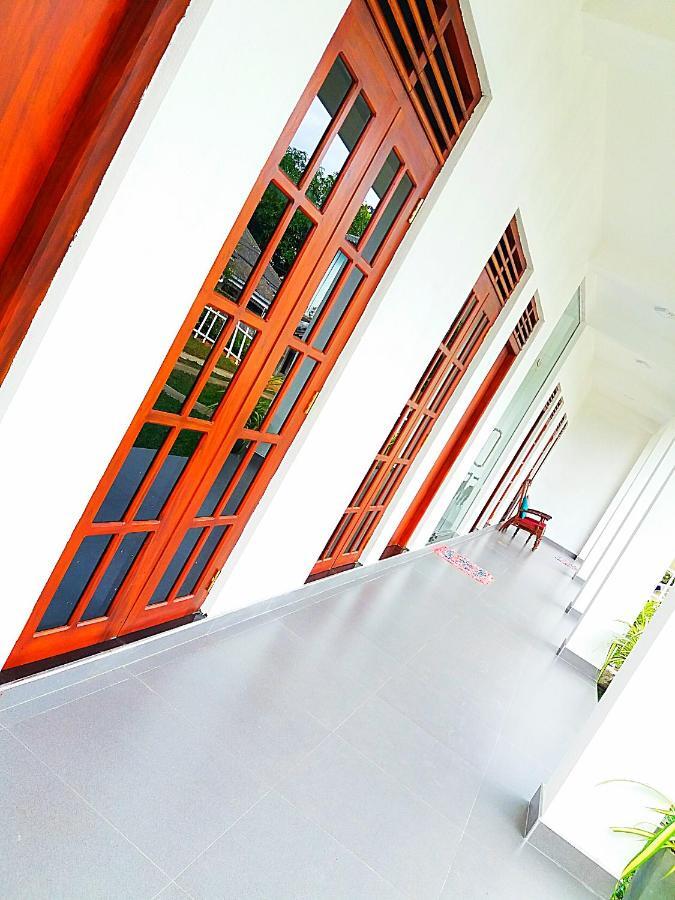 A&B Resort Negombo Kudapaduwa Ruang foto